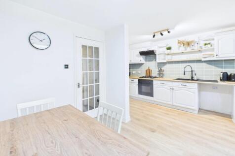 CAM02351G0-PR0083-STILL031