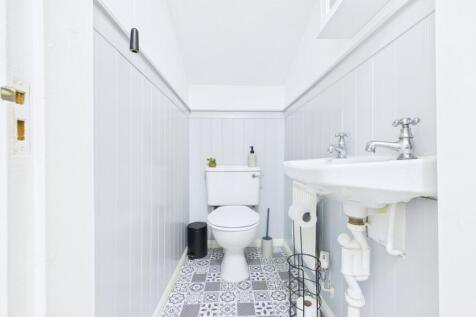 CAM02351G0-PR0083-STILL018