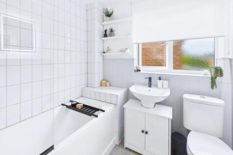 CAM02351G0-PR0083-STILL014