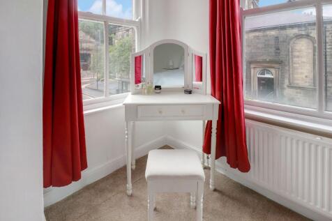 Bedroom 1 (Double)