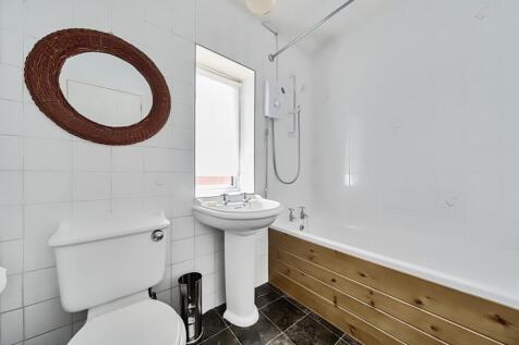 EweMove Harrogate Bathroom