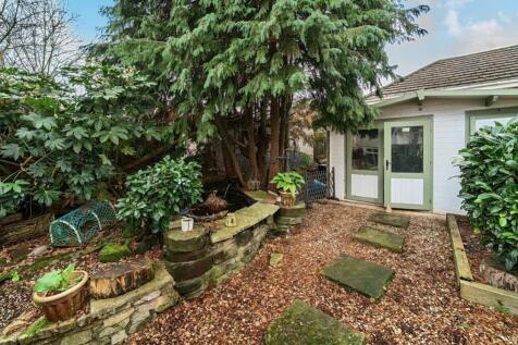 Detached Summer House 