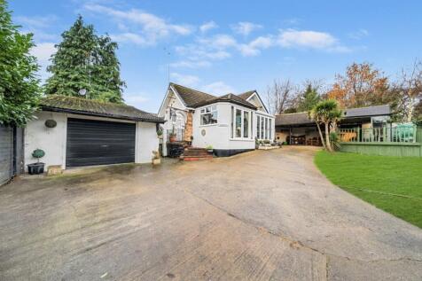 Large Drive With Detached Garage 