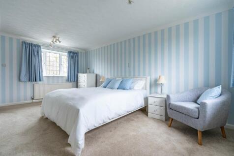 Bedroom 1 (Double)