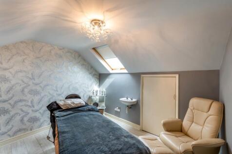 Estate Agent EweMove Scunthorpe Treatment