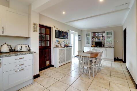 8. Kitchen 3