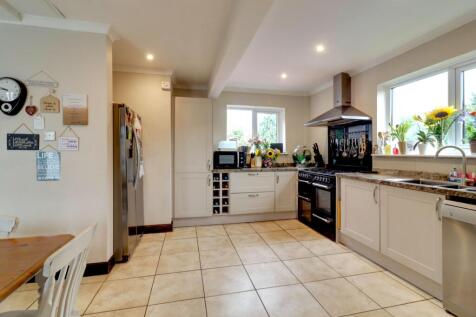 10. Kitchen 1