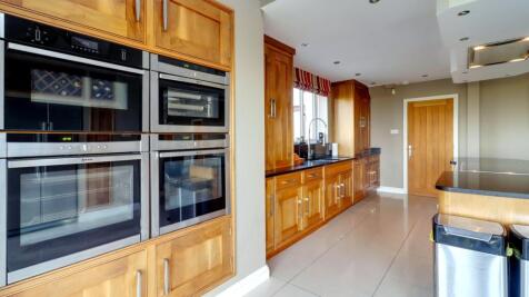 6. Kitchen Diner 7