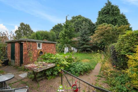 Estate Agent EweMove Scunthorpe Garden