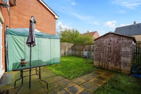 Estate Agent EweMove Scunthorpe Garden