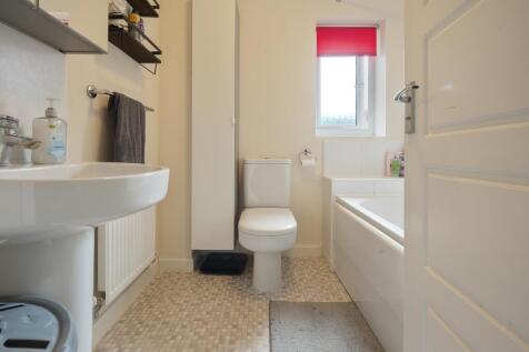 Estate Agent EweMove Scunthorpe Bathroom