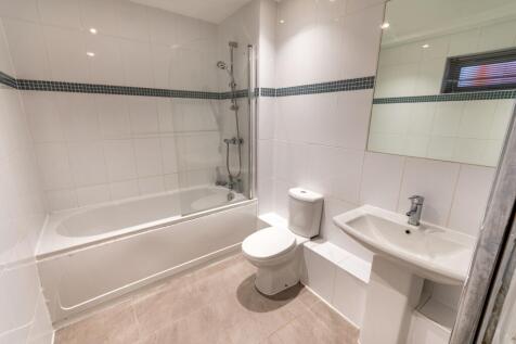 Estate Agent EweMove Scunthorpe Bathroom