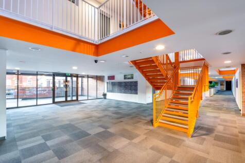 Estate Agent EweMove Scunthorpe Common Room