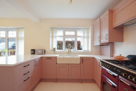 Estate Agent EweMove Scunthorpe Kitchen