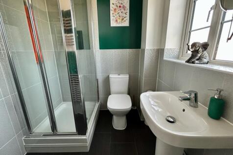 Ensuite to Main Bedroom