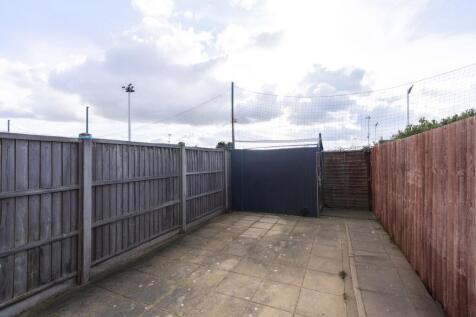 EAGLESTHORPE GARDEN