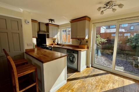 Kitchen wth Dining Area