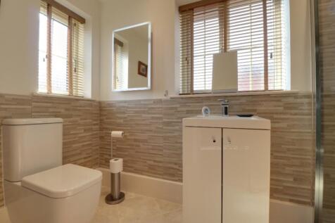 Bedroom 2 Ensuite