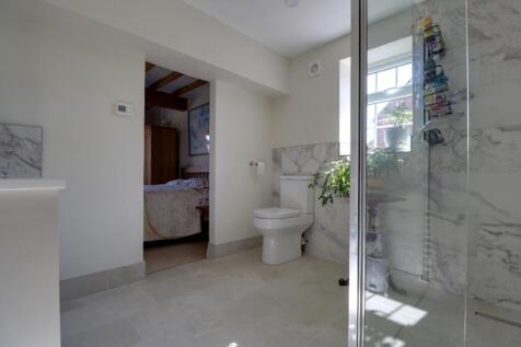 Bedroom 2 Ensuite