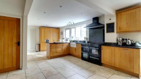 4. Kitchen 6