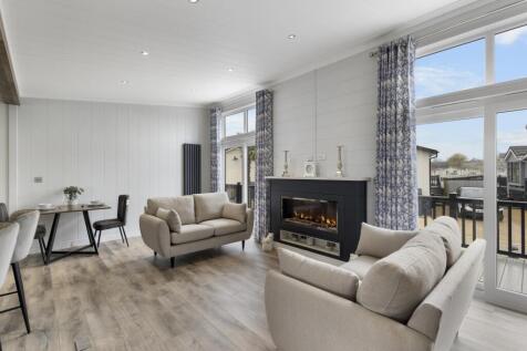 Living Room pic 1 
