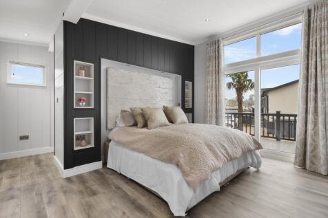 Master Bed 1