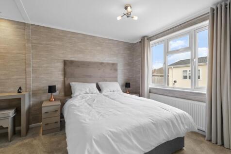 Avanti Master Bedroom