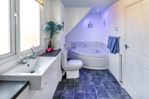 EweMove Estate Agent Scunthorpe Bathroom