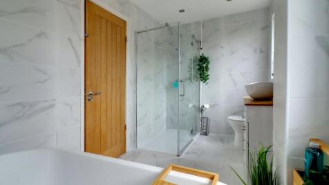 9. Bathroom 2