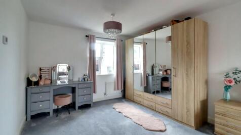 11. Bedroom 1 - 1