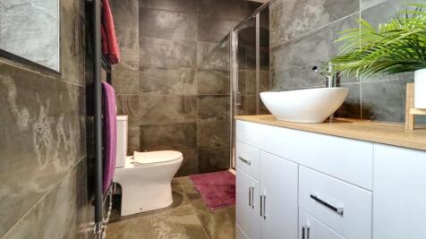 13. Ensuite