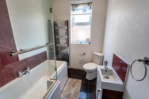 EweMove Estate Agent Gainsborough Bathroom