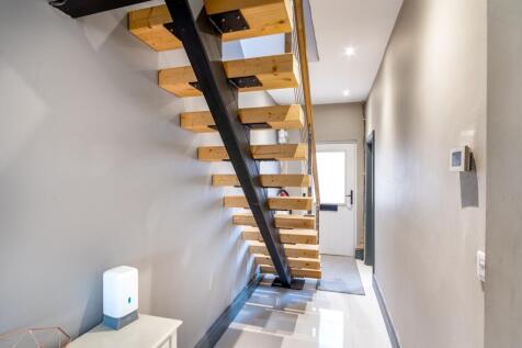 EweMove Estate Agent Gainsborough Hallway