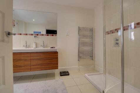 Master Ensuite