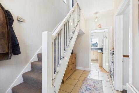 Entrance Hall - EveMove Spalding