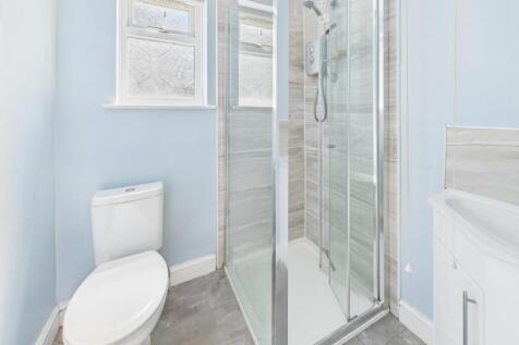 Shower Room - EveMove Spalding