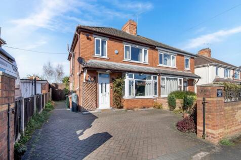 EweMove Estate Agent Scunthorpe Front of House
