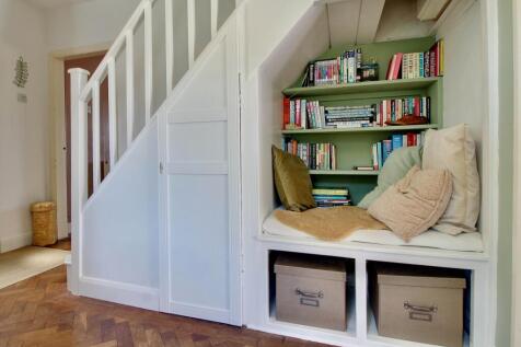 Reading Nook - EweMove Hinckley Gus Critchlow