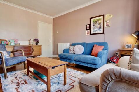 Lounge - reverse view - EweMove Hinckley Gus Critc