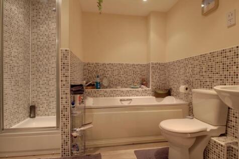 Jack and Jill Bathroom to Bedrooms 2 and 3