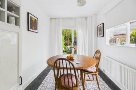 8. BReakfast Area
