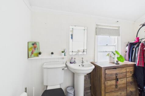14. Bathroom 2