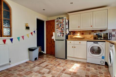 Breakfast Kitchen - reverse view Gus Critchlow Ewe