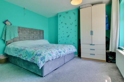 Bedroom 1 - Double Bedroom Gus Critchlow EweMove H