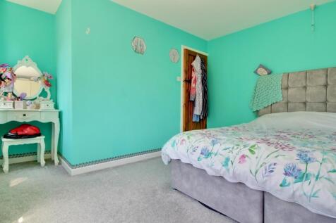 Bedroom 1 - reverse view Gus Critchlow EweMove Hin