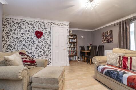 lounge dining room