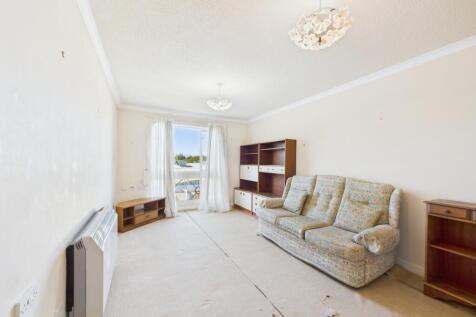 CAM02313G0-PR0099-STILL007