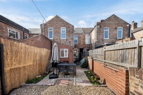 EweMove Estate Agents Scunthorpe - Rear Garden