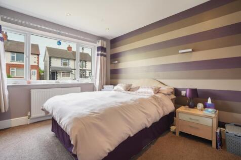 EweMove Estate Agents Scunthorpe - Master Bedroom