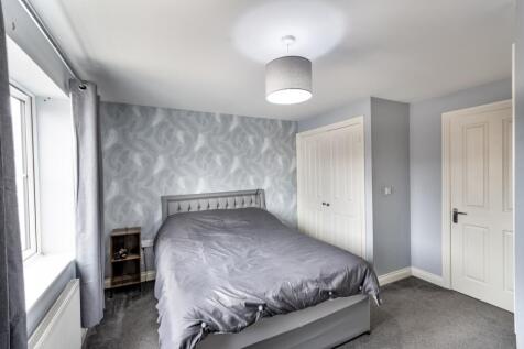 EweMove Scunthorpe Estate Agent - Master Bedroom